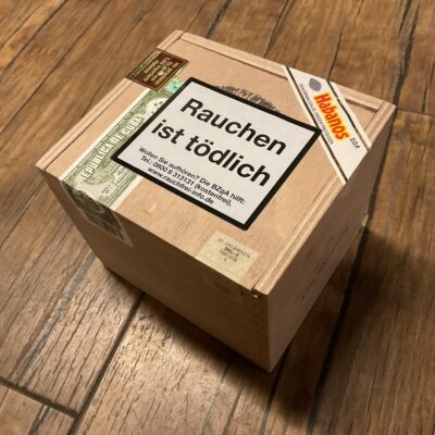 HOYO de MONTERREY petit robusto 25er Box